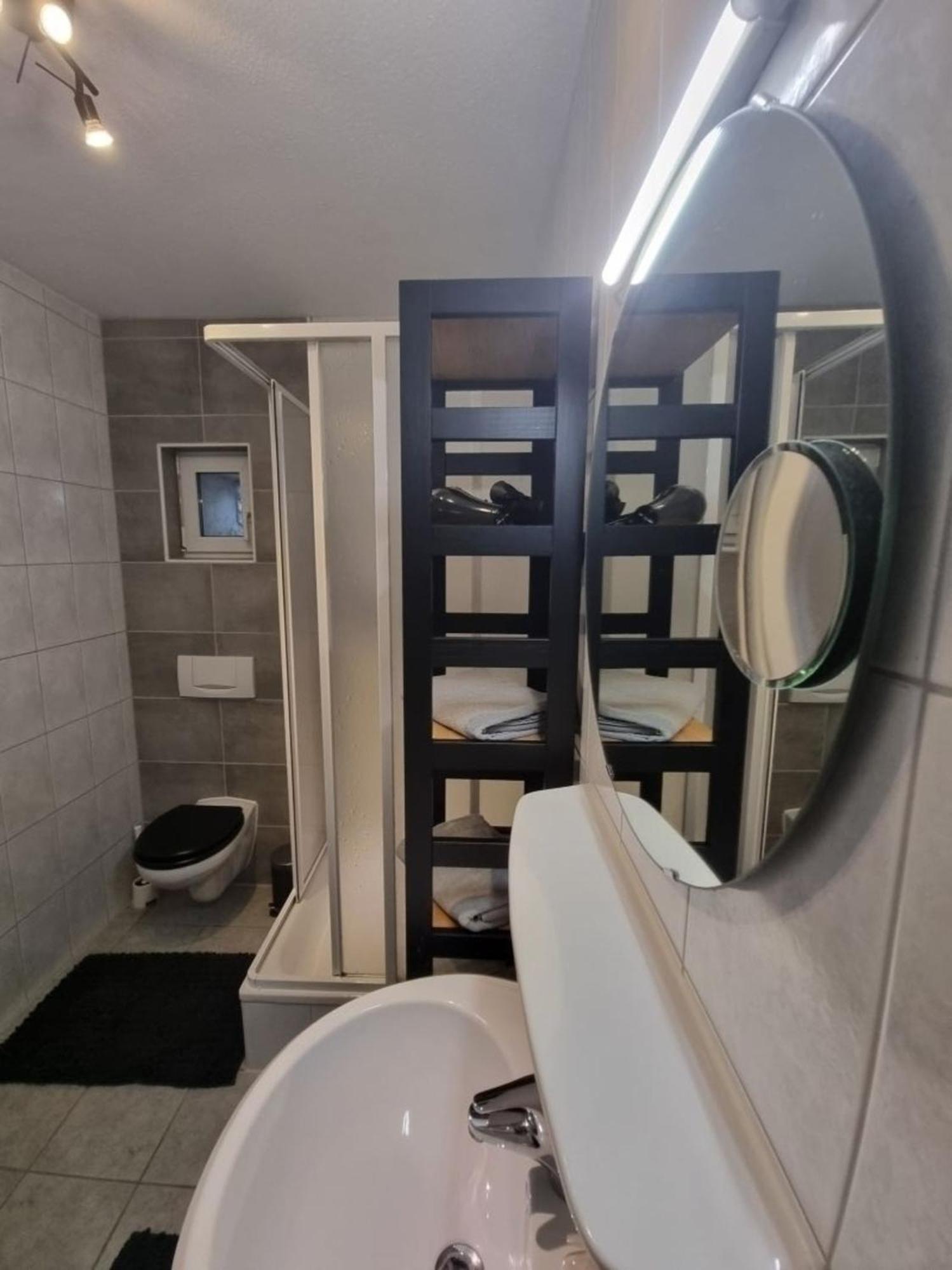 Retroversum Themen-Ferienwohnung Bad Oeynhausen Exteriör bild